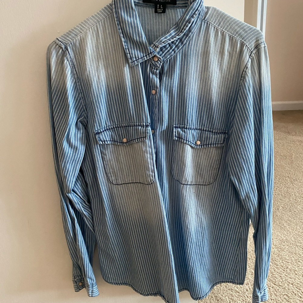 Tinseltown pinstriped Button down